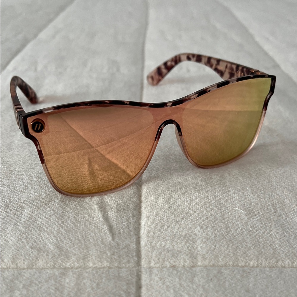 Trendy Tortoise Shell Sunglasses